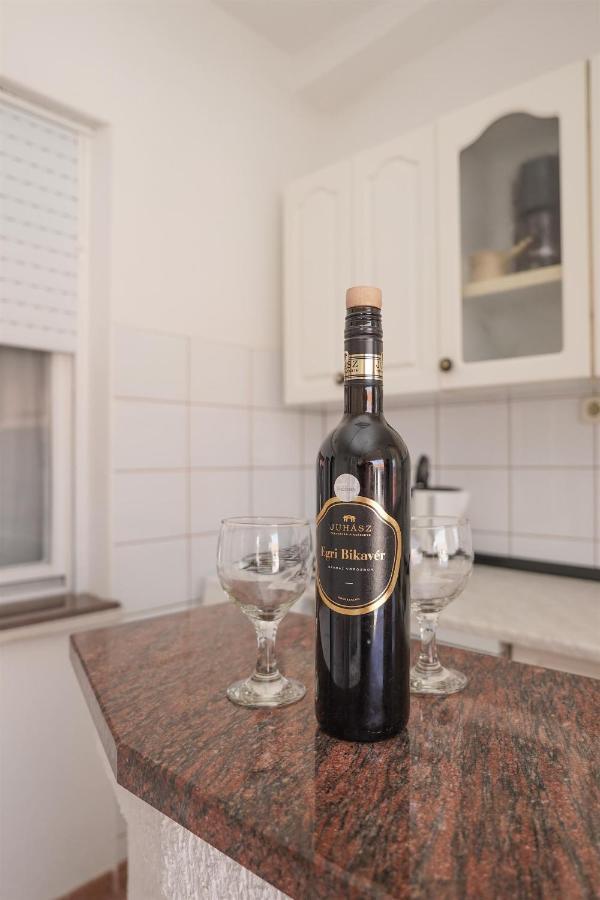 Apartments Mare Трогир Экстерьер фото