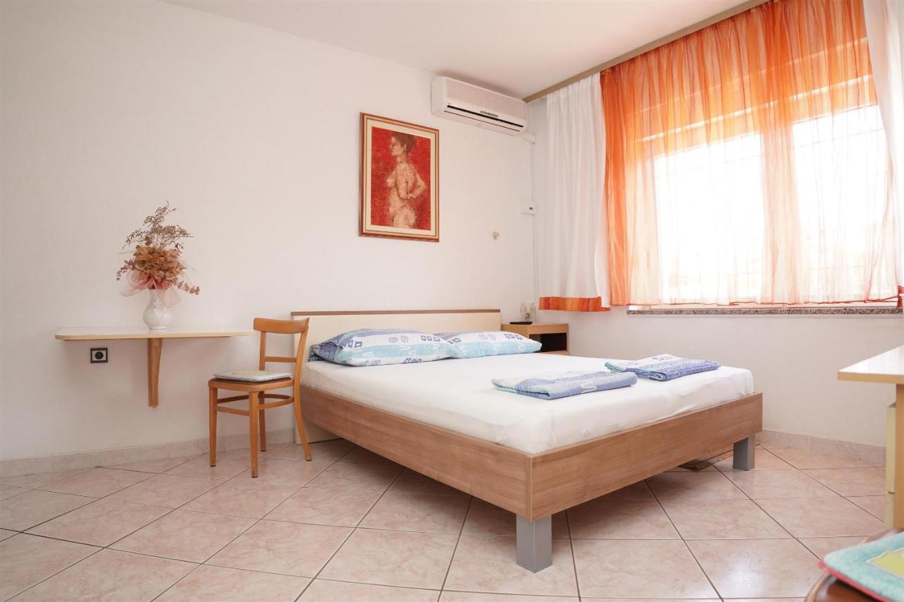 Apartments Mare Трогир Экстерьер фото